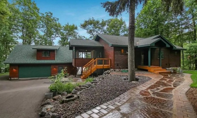 Stone Lake Cabina | Executive Luxury on LCO, Hayward