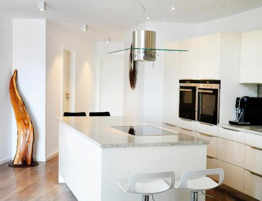 Kronach Apartamento | Exklusives Loft unterm Dach mit 40qm Terrasse