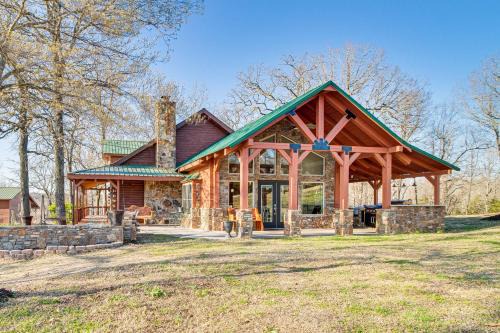 Clarkridge Casa | Expansive Mountain Home Rental with Yard and Fire Pit!
