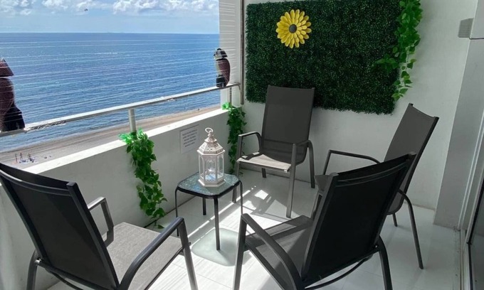 Barrier Island Condominio | Experience the epitome of luxury in this OCEANFRONT condo