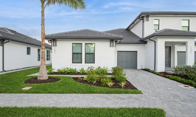 The Plantation Somerset Casa | Experience villa-style living in this brand-new, fully furnished home.