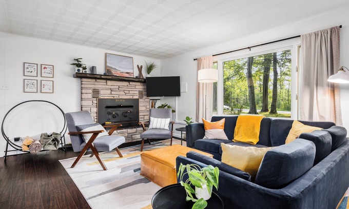 Maple City Casa | Explore Leelanau Peninsula, Near Beaches and Lakes! Sleeping Bear Cottage