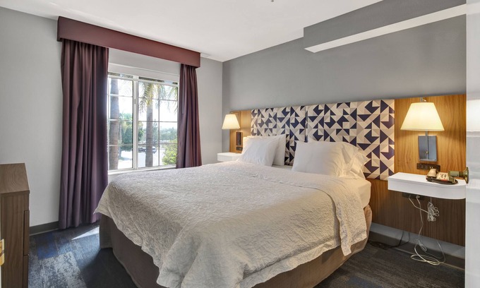 Santa Ana Hotel | Express Inn