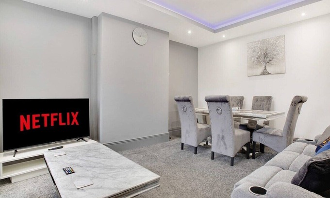 Fenham Casa | Exquisite 3-Bedroom, Newly Renovated, Sleeps 6