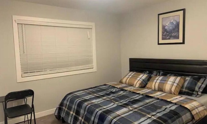 Regina Casa | Exquisite 3 BR Villa with Double Garage-King Bed