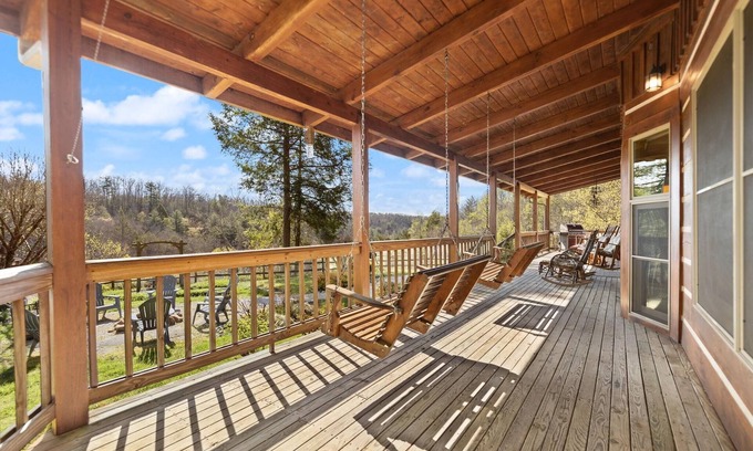 Rogers Chalet De Esquí | Exquisite, luxurious, stunning view, private, authentic log cabin