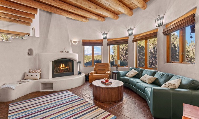 Santa Fe Casa | Exquisite Mountain Retreat on 1.75 Acres | Near Plaza & Skiing