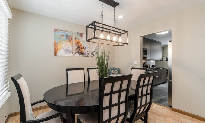 Schaumburg Casa | Extended Stay Hoffman Estates FHS Rental