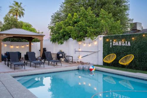 Paradise Valley Village Apartamento | Extravagant Phoenix Retreat Pool Gazebo HeatedPool