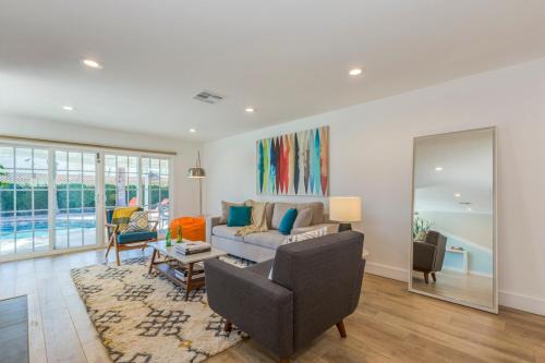 Southeast Anaheim Casa | F-54 Maverick