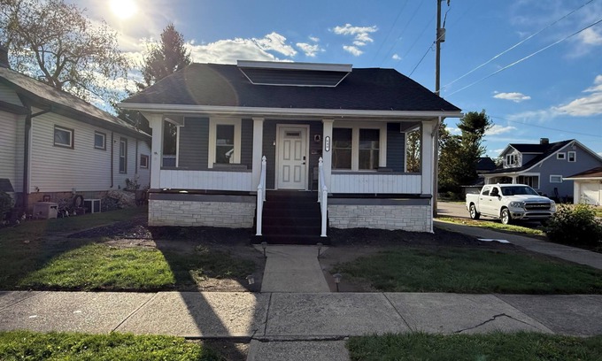 Uhrichsville Casa | F&S Cozy Cottage Your Home Away from Home