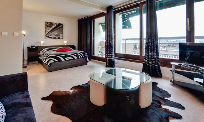 Novel Apartamento | F1 bis confortable y cálido, reformado, totalmente equipado, 3 estrellas.