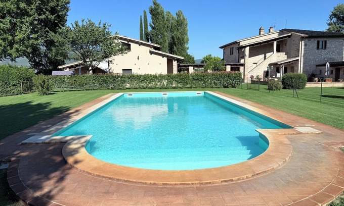 Limiti Villa | Fabulosa villa con piscina vallada, amplios terrenos, parque de mediación y parq