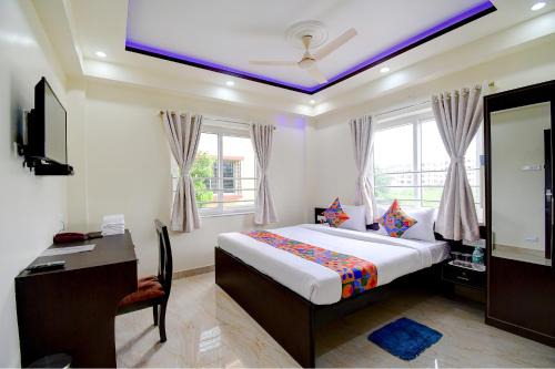 New Town Hotel | FabHotel Anchorage Inn - Nr Axis Mall
