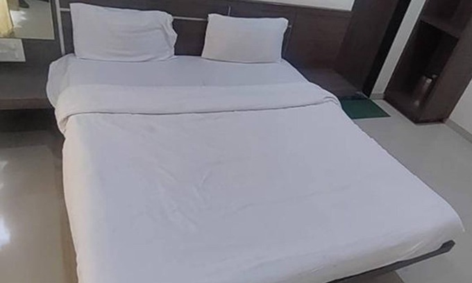 Nashik Hotel | Fabhotel Anusha