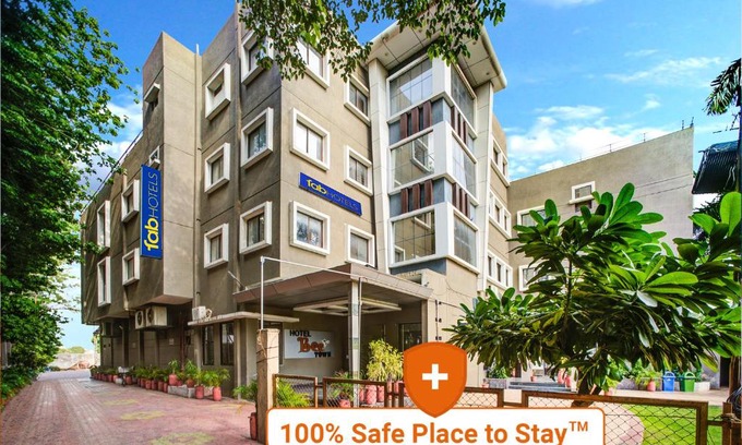 Rau Hotel | FabHotel Bee Town