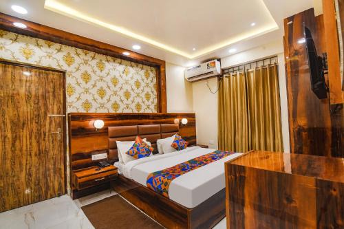 Patna Hotel | FabHotel Icon
