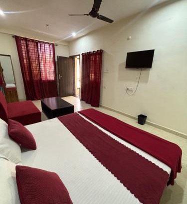 Bhopal Casa | FabHotel Parijat