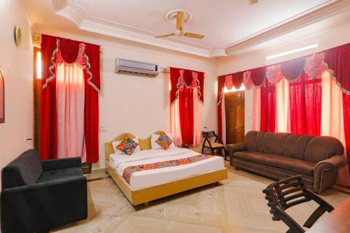Allahabad Hotel | FabHotel Raka Inn