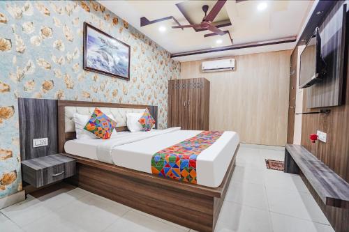 Phulpur Hotel | FabHotel Rameshwar Inn