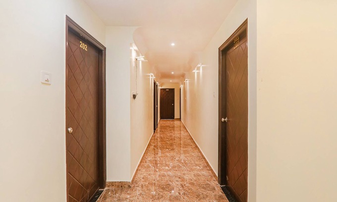 Gomti Nagar Hotel | Fabhotel Shyam International