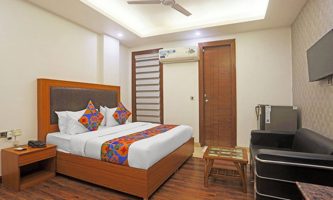 Jasola Hotel | Fabhotel Star Inn