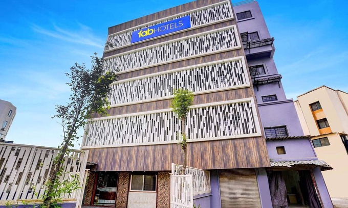 Wagholi Hotel | Fabhotel The Royal Park