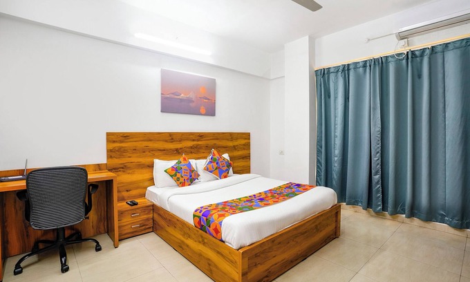 Kopar Khairane Hotel | Fabhotel Wellax 24 Service Apartments