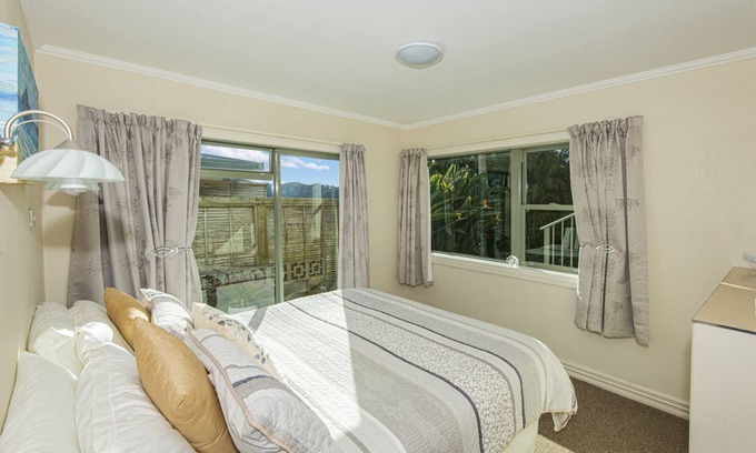 Paihia Casa | FABOULOUSE SEA VIEW 4 BED ROOM HOUSE