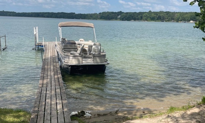 Menahga Cabina | Fabulous Duck Lake Cabin just steps from the water!