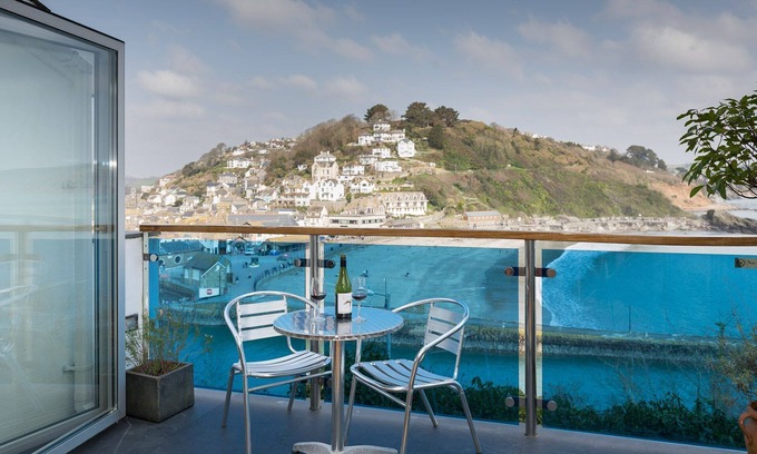 West Looe Casa | Fabuloso apartamento moderno con vistas sensacionales.