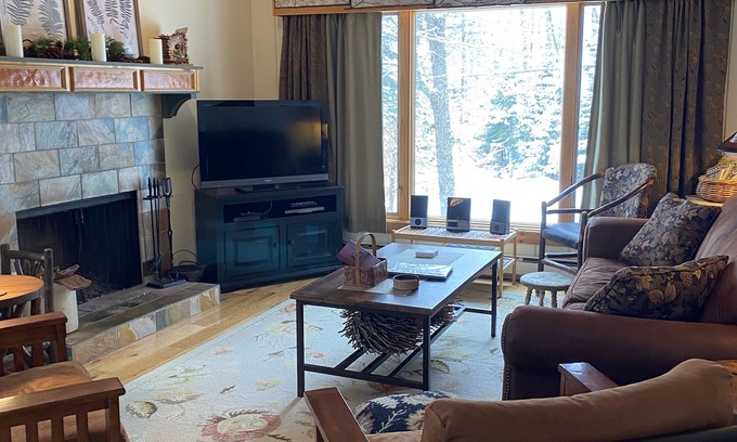 Lake Placid Condominio | FABULOSO VALOR EN LAGO PLACID: golf, tenis, paseos junto al lago, esquí