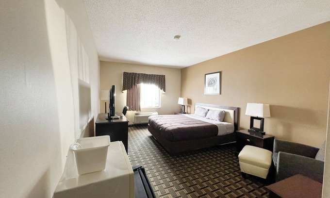 Batavia Hotel | FairBridge Inn & Suites Batavia - Darien Amusement Park