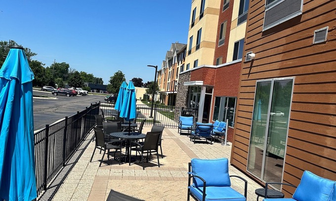 Troy Hotel | Fairfield Inn & Suites by Marriott Detroit Troy