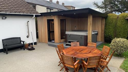 Downpatrick Villa | Fairways Villa Newcastle