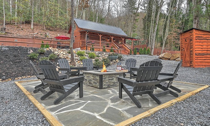 Elizabethton Cabina | Fall Into The Smokey Mountains/Pet Friendly/Hot Tub