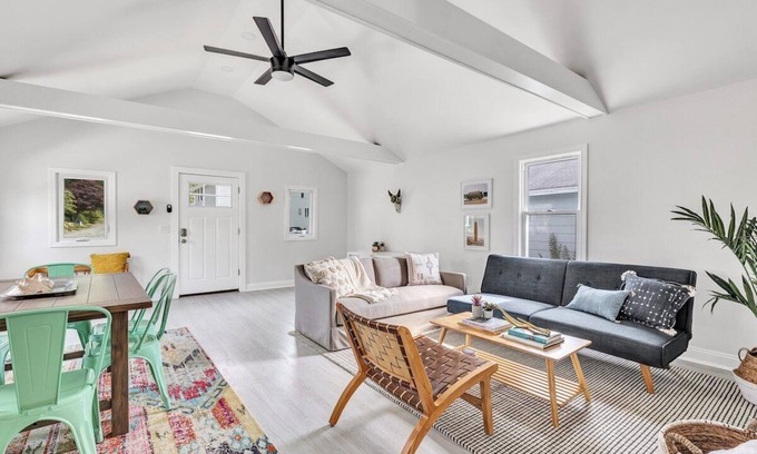 Milford Casa | Fall Sale | Cozy Bungalow | Walk2Beach| Pet| Pkg