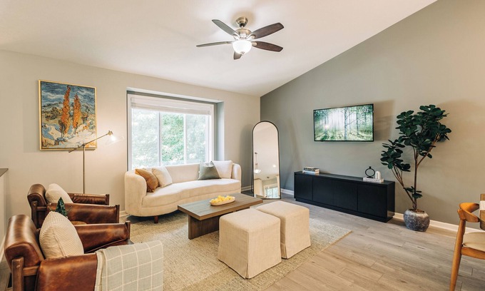 Blaine Casa | Fall Twin Cities Suburban Retreat: 4BR with Game Room & Big Yard Near NSC & TPC
