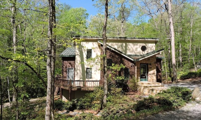 Demorest Casa | Falling Waters - 150' Waterfall right behind the house!