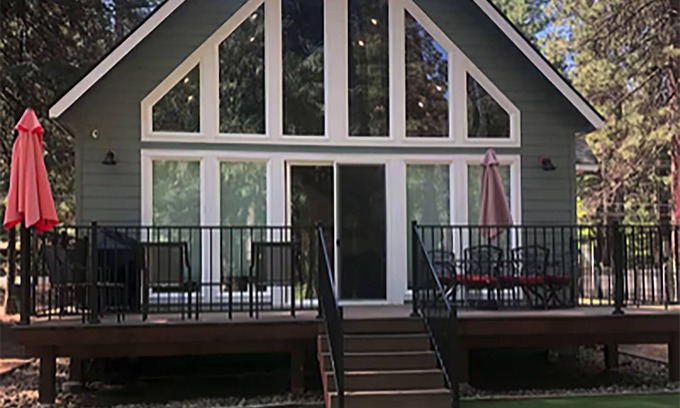 Lake Almanor Country Club Casa | Family Lake House Steps from Rec 1