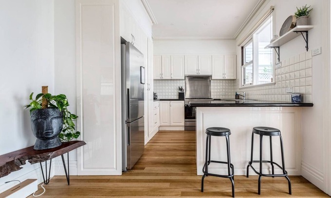 Coburg Casa | Familia Feliz Lush Light filled Victorian Charmer