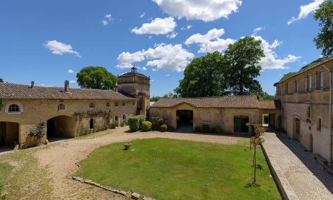 Aimargues Otro | Espléndido piso en un castillo en la Pequeña Camarga