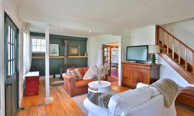 Ayers Cliff Casa | Family Autumn House in the ❤️ of the Eastern Townships