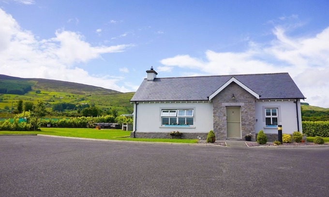 Newry Casa | Cottage B-Familiar-Bungalow-Baño privado externo-Vista al campo