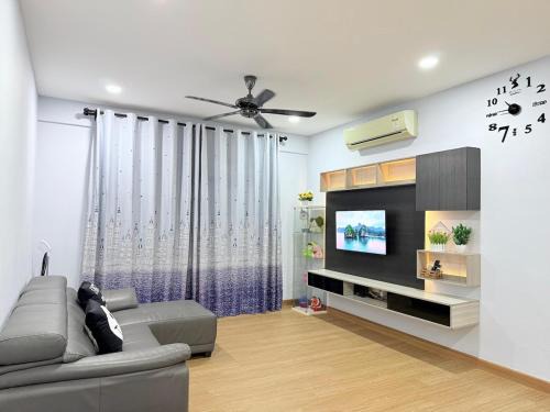 Setia Tropika Apartamento | Family & Business Welcome 1-7pax at D Secret Garden-Johor Bahru Town-Mid Valley-Paradigm Mall-UTM-Dato Onn