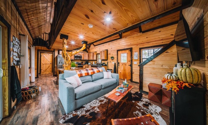 Campton Cabina | Family Cabin | Sleeps 8 | Hot Tub | Pet Friendly