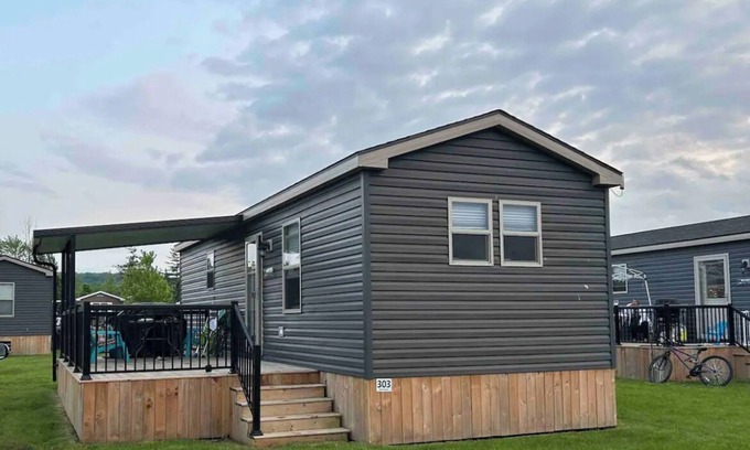 Niagara-on-the-Lake Cabina | FAMILY COTTAGE AT VINERIDGE RESORT NIAGARA ON THE LAKE