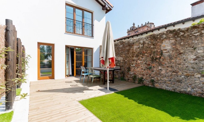 Villaverde de Pontones Apartamento | Apartamento familiar (adaptado para minusválidos) con jardín privado y vistas