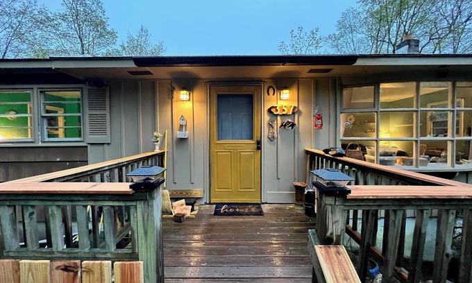 Greenfield Center Casa | Family friendly-Private Waterfall!-Easy access to all the best of upstate NY!