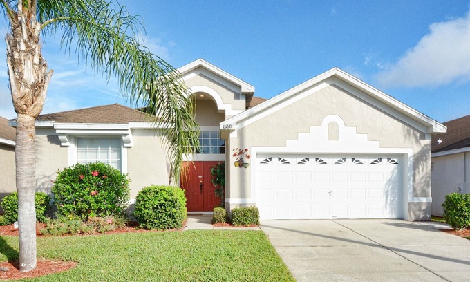 Windsor Palms Casa | Ideal para familias, a 10 minutos de Disney, WIFI, comodidades estilo centro turístico, piscina en el patio trasero